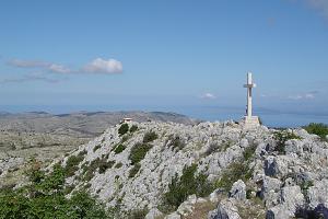Kříž na vrcholu Sv. Nikola (pohled k severozápadu)